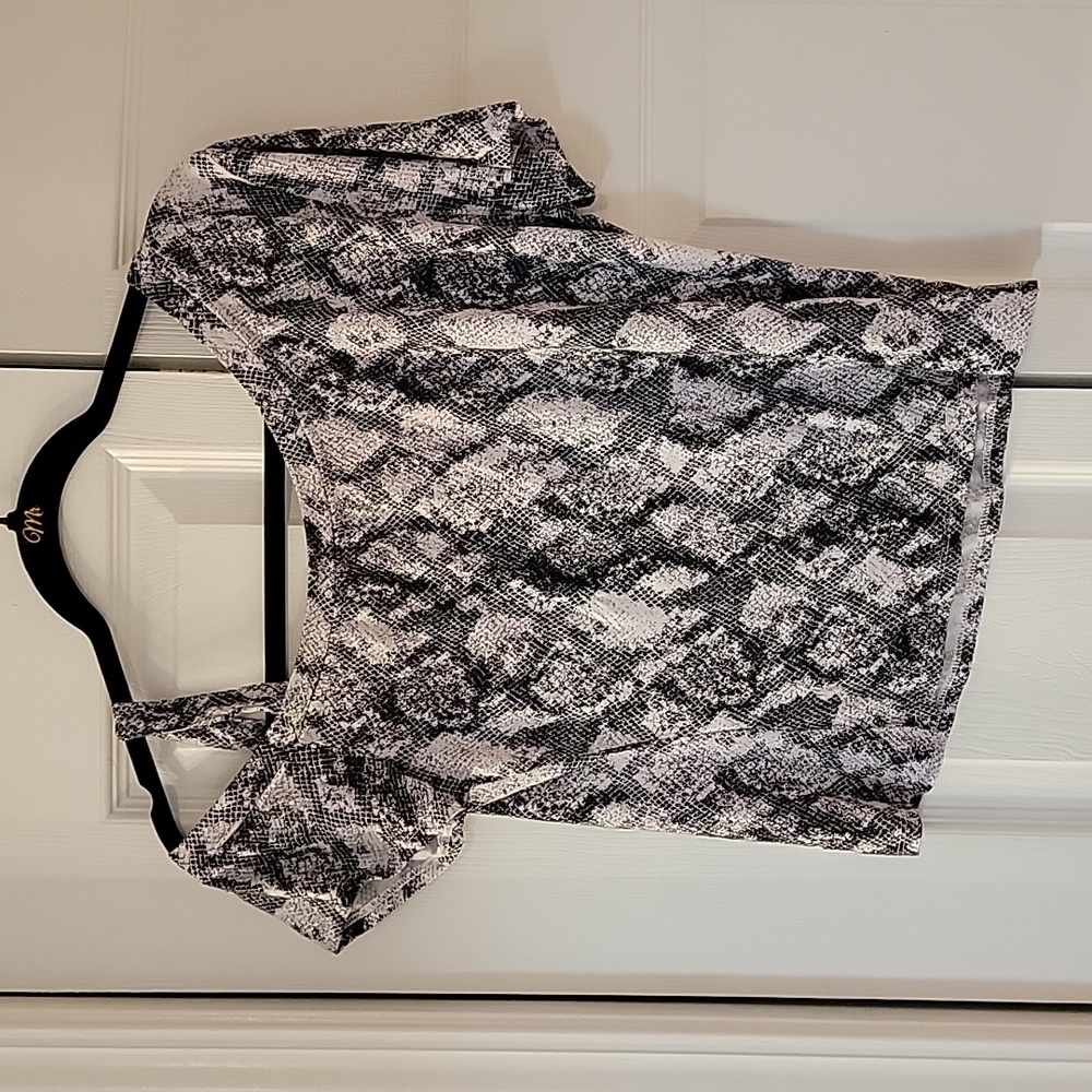 New York & Company Snake Print Cold Shoulder Top sz M - Picture 3 of 4